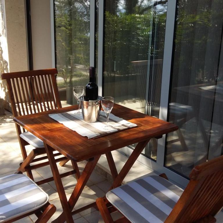 Acacia Hill olive tree apartment - One-Bedroom Apartment - 24