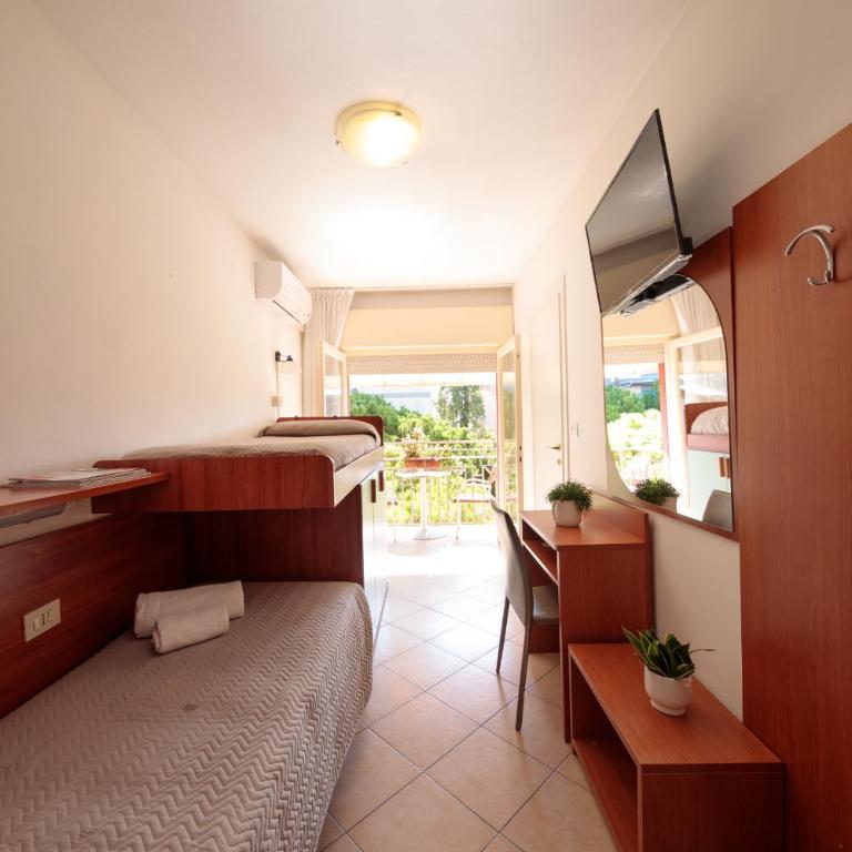 Hotel Madison - Camera Singola con Balcone - 2