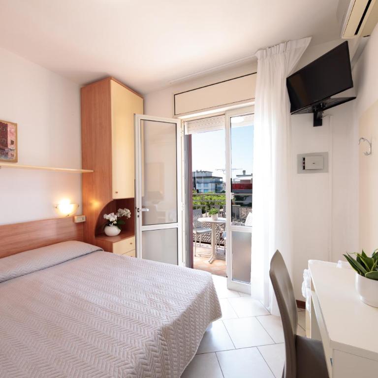 Hotel Madison - Camera Familiare con Balcone - 1