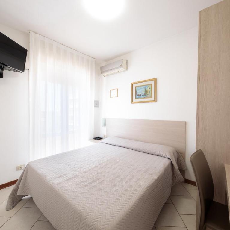 Hotel Madison - Camera Familiare con Balcone - 2