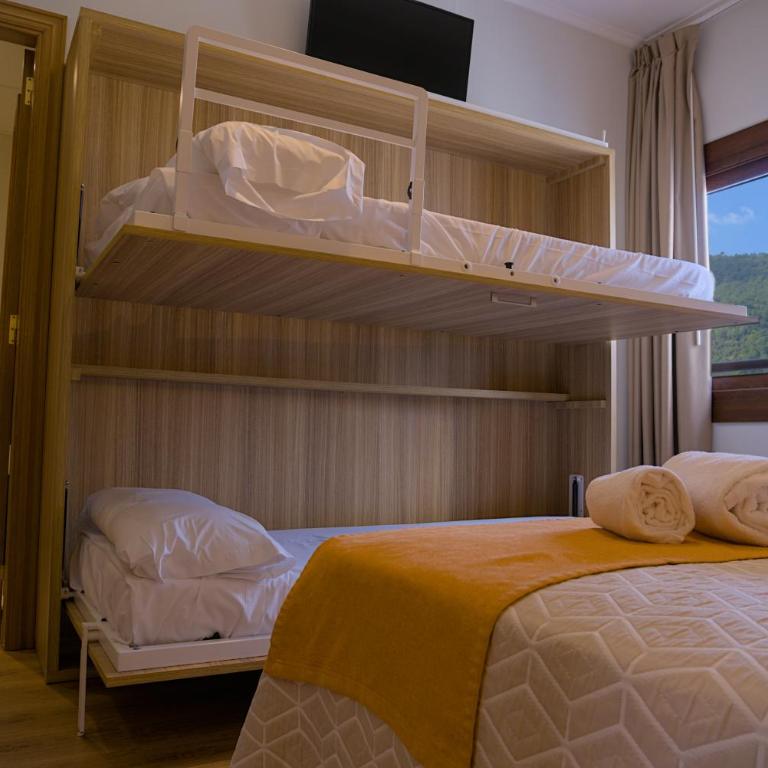 Hotel Boltaña Ordesa - Chambre Quadruple avec Salle de Bains Privative - 4