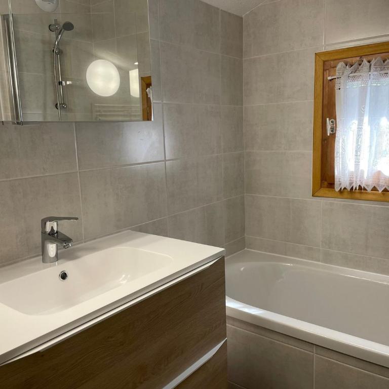 Appartement Duplex Spacieux · Proche Pistes · 8 pers · Vue Mont-Blanc - Appartement 2 Chambres - 9