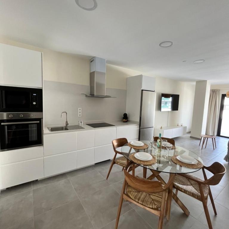 Arena Coral - Main Street - 50m Beach - Two-Bedroom Apartment - 1