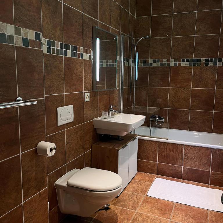 BnB La Clemonie - Doppel-/Zweibettzimmer mit eigenem Bad - 13