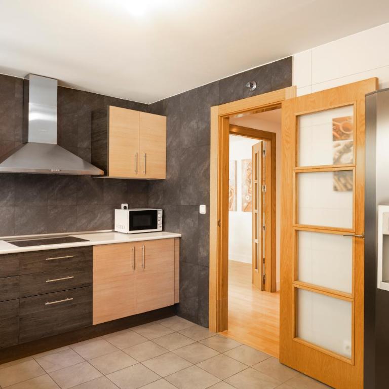 EnjoyGranada ARCOIRIS - Two-Bedroom Apartment with Terrace - 16