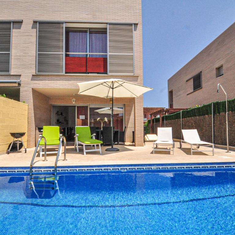 LITORAL COSTA DORADA - VILLA MAGNOLIA Only families - Three-Bedroom House - 1