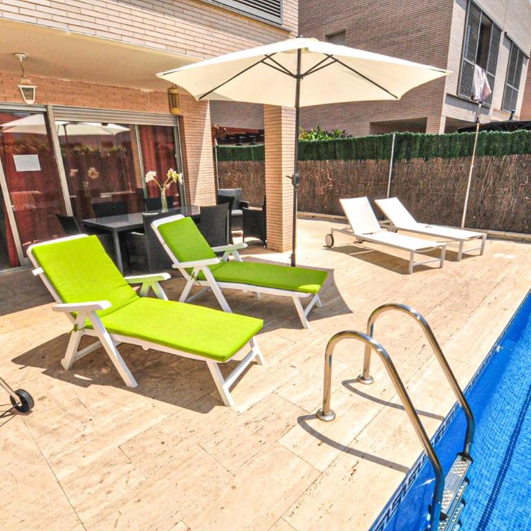 LITORAL COSTA DORADA - VILLA MAGNOLIA Only families - Three-Bedroom House - 4