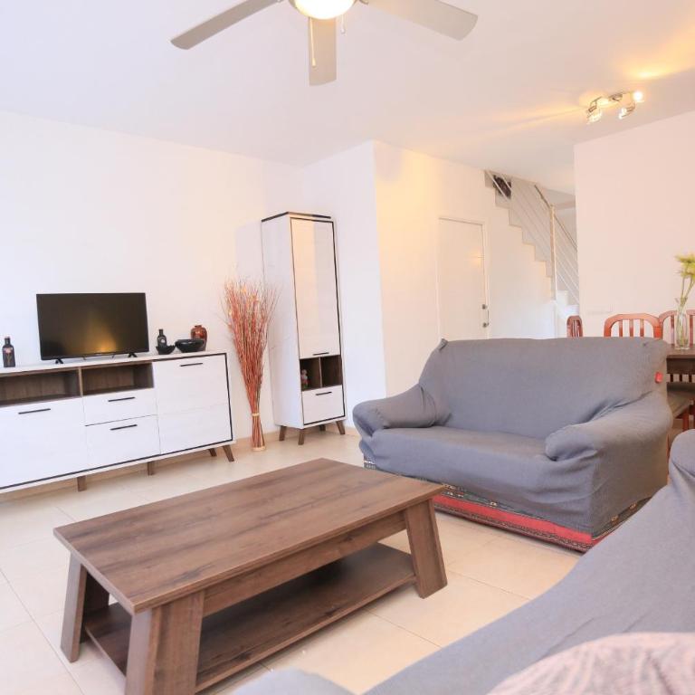 LITORAL COSTA DORADA - VILLA MAGNOLIA Only families - Three-Bedroom House - 7