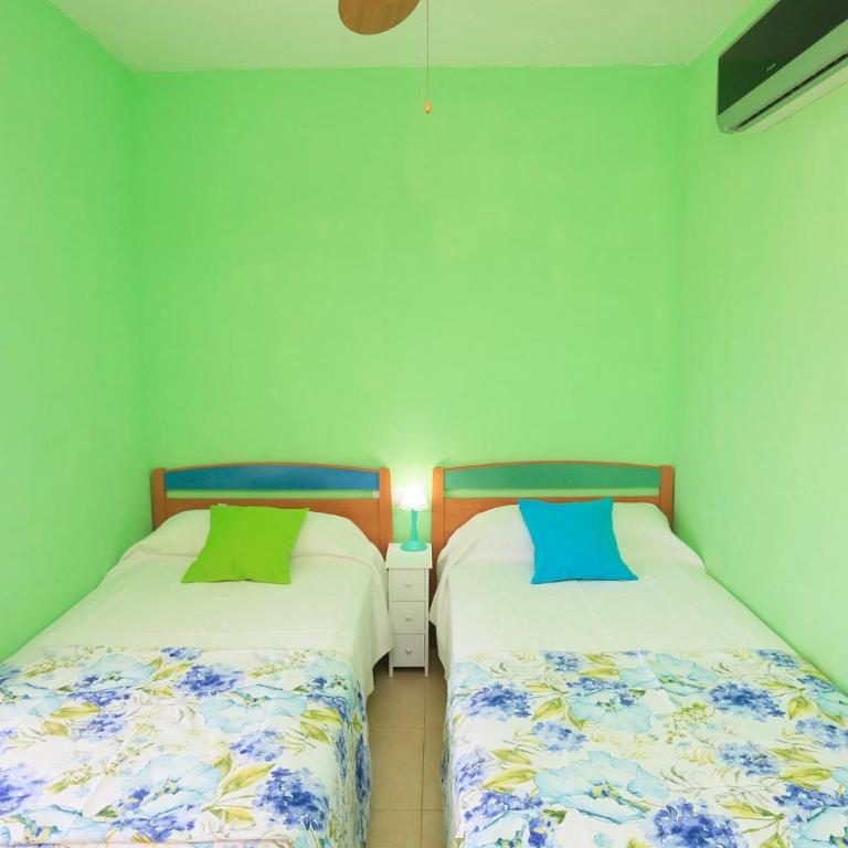LITORAL COSTA DORADA - VILLA MAGNOLIA Only families - Three-Bedroom House - 24