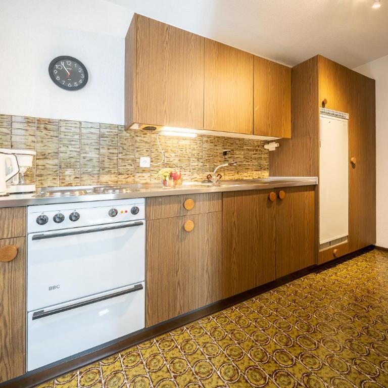 7004 Gemuetlich eingerichtete Wohnung mit wunderschoen bewachsener Terrasse - Apartment mit Balkon - 6