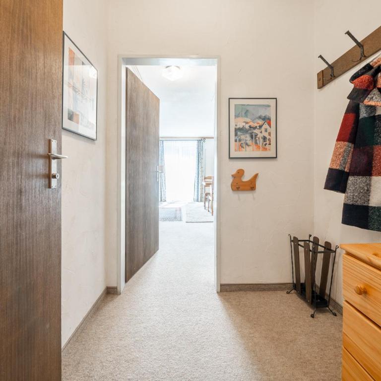7004 Gemuetlich eingerichtete Wohnung mit wunderschoen bewachsener Terrasse - Apartment mit Balkon - 8