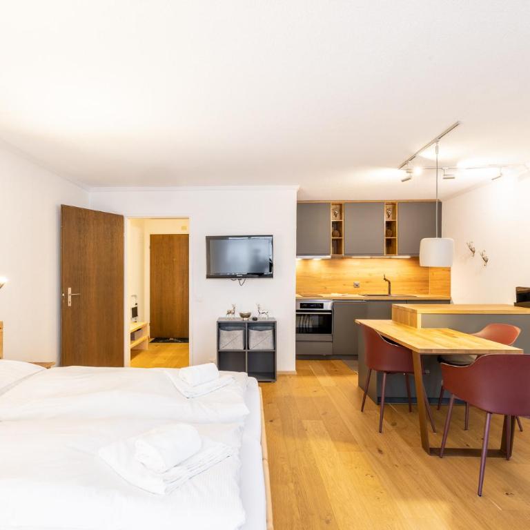 7304 Pure Freude in dieser stilvoll renovierten Wohnung mit moderner Kueche - Studio mit Balkon - 3