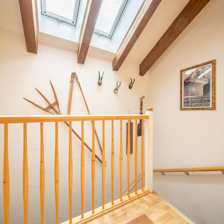 9404 Renovierte Maisonettewohnung im modernen Landhausstil und Balkon mit tollem Ausblick - Apartment mit Balkon - 15