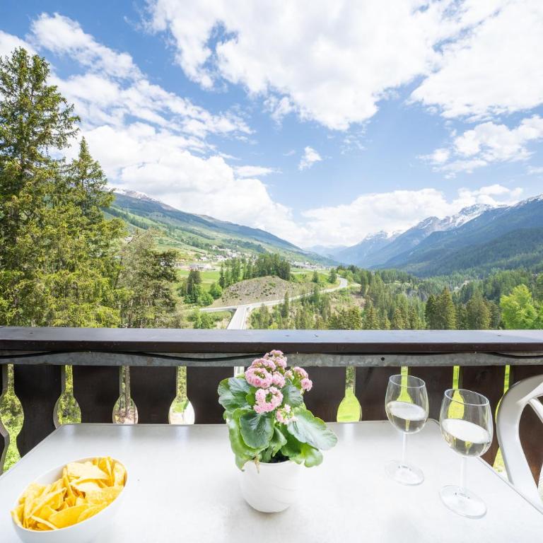 9404 Renovierte Maisonettewohnung im modernen Landhausstil und Balkon mit tollem Ausblick - Apartment mit Balkon - 16