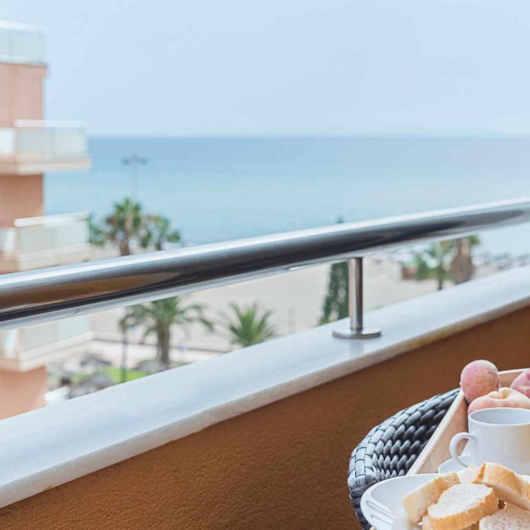 Casa Playa Roquetas - Three-Bedroom Apartment - 3