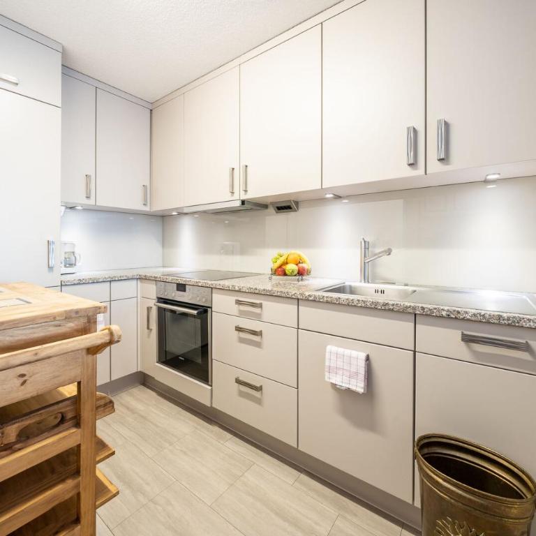 PL 204 Geraeumige 3,5-Zimmer-Wohnung im Haus Plavna mit grossem Balkon - Apartment mit Balkon - 3
