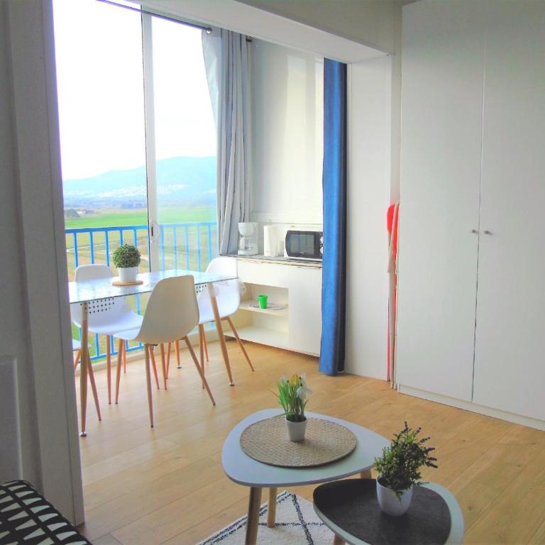 Studio avec Piscine et Vue Montagne - One-Bedroom Apartment - 5
