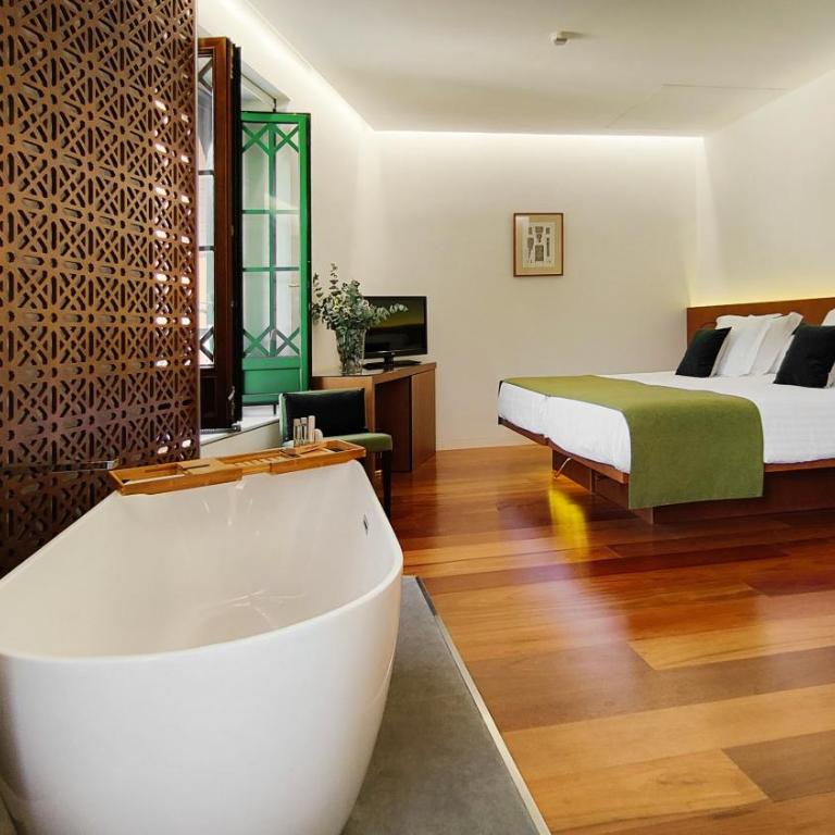 Alhambra Palace Hotel - Deluxe Twin Room with Walk-In Shower - Non-Smoking - 6