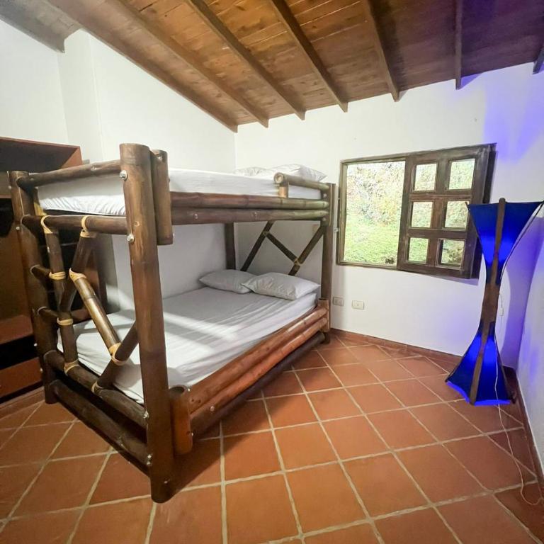 Finca Palma de Coco, Municipio de el Peñol Antioquia - Three-Bedroom Chalet - 17