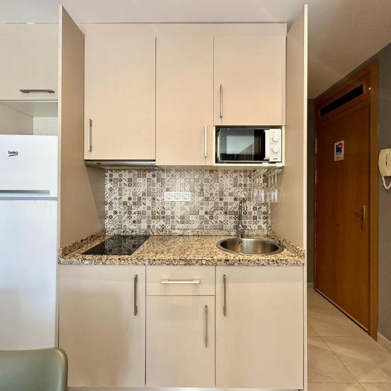 Clubrent - Edf Horizonte, estudio de estilo escandinavo - Studio - 11