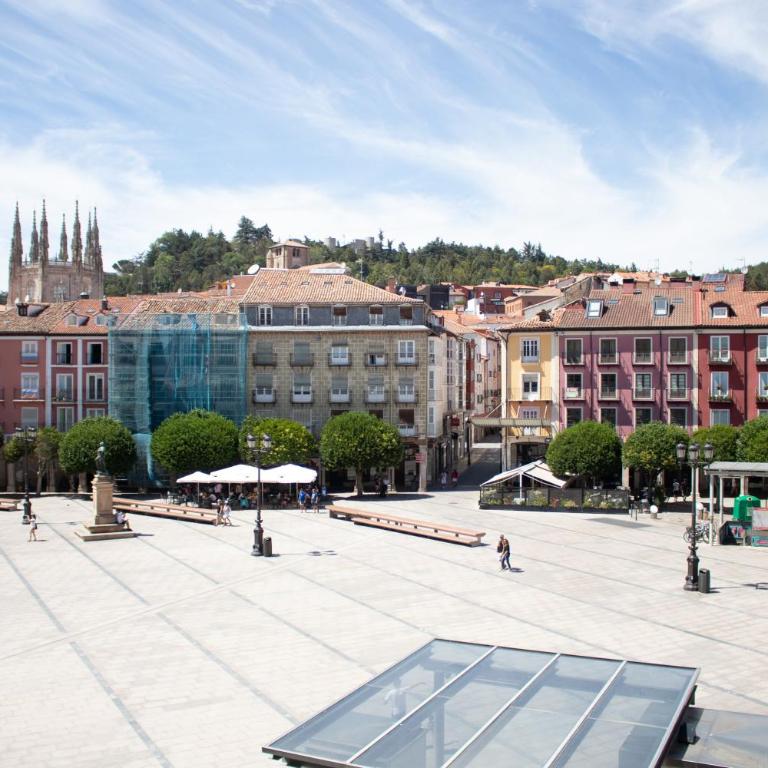 Increíble piso en la plaza Mayor, con garaje - Apartamento de 2 dormitorios - 1