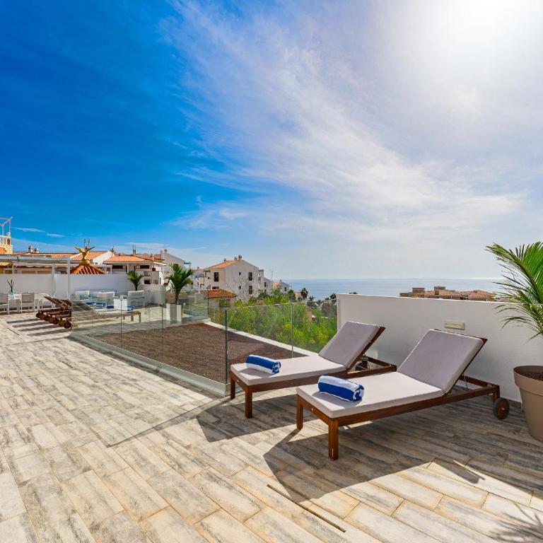 Fabulous contemporary 5 bedroom villa with private heated pool, sleeps max 13 - Villa - 11