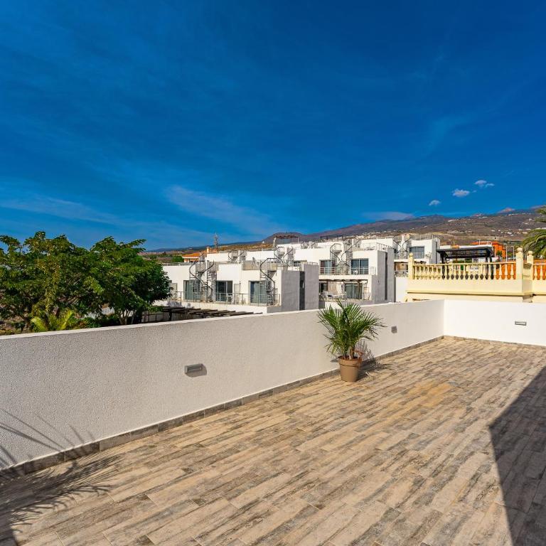 Fabulous contemporary 5 bedroom villa with private heated pool, sleeps max 13 - Villa - 21