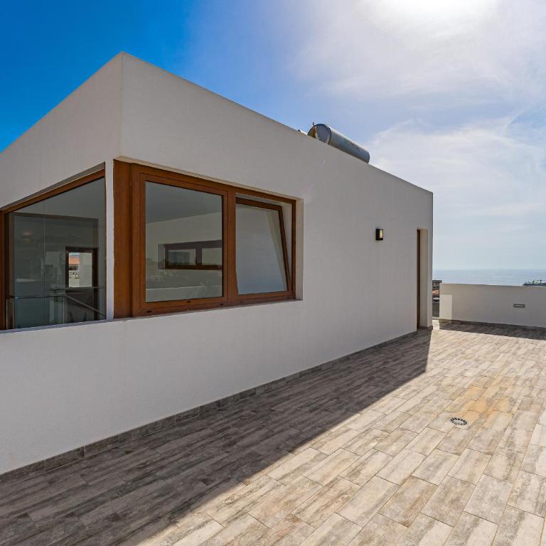 Fabulous contemporary 5 bedroom villa with private heated pool, sleeps max 13 - Villa - 20