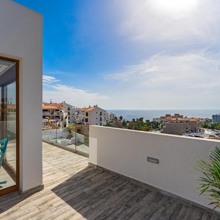 Fabulous contemporary 5 bedroom villa with private heated pool, sleeps max 13 - Villa - 22