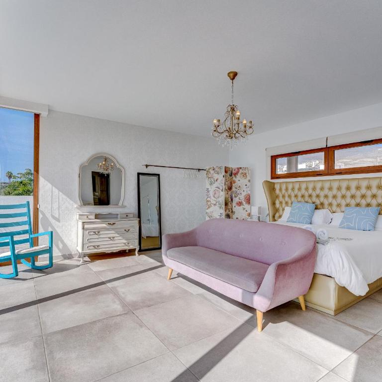 Fabulous contemporary 5 bedroom villa with private heated pool, sleeps max 13 - Villa - 25