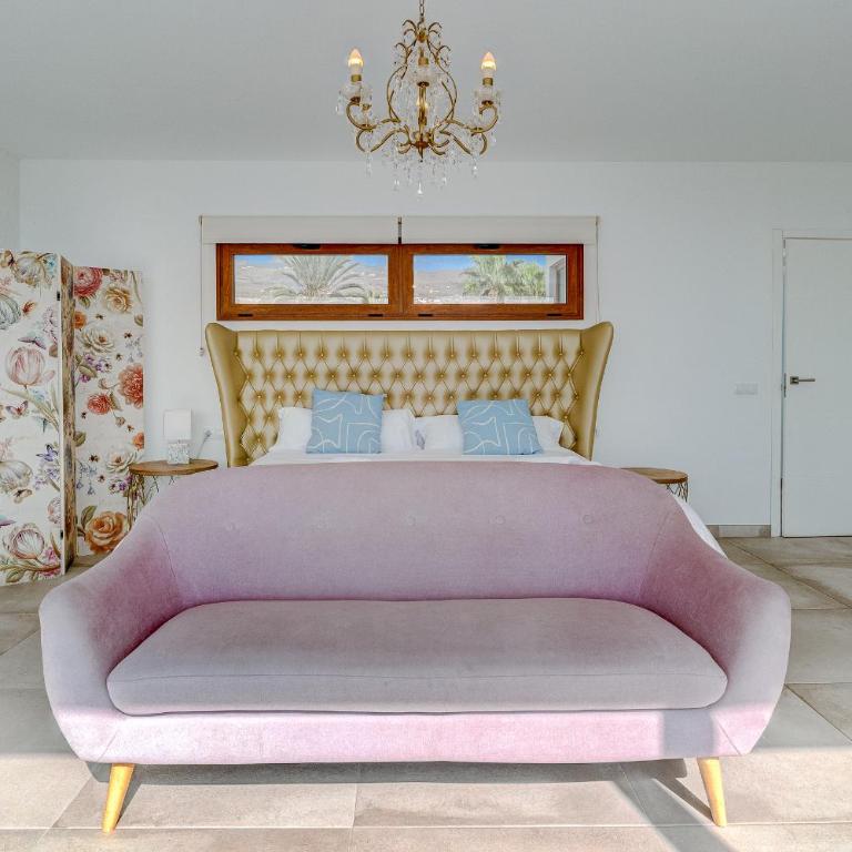 Fabulous contemporary 5 bedroom villa with private heated pool, sleeps max 13 - Villa - 27