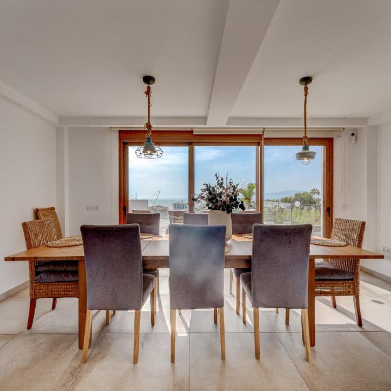Fabulous contemporary 5 bedroom villa with private heated pool, sleeps max 13 - Villa - 41