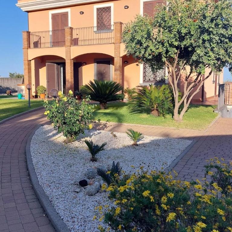 Villa Feluchia Tra Il Mare E Il Vulcano - Camera Matrimoniale/Doppia con Letti Singoli con Bagno - 9