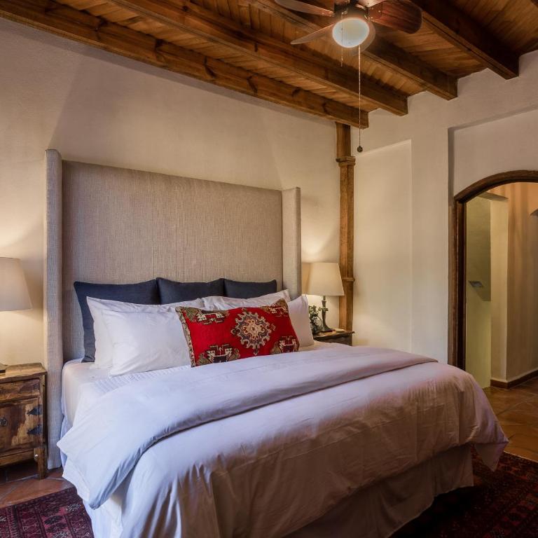 3BR Garden Home with Rooftop & Garage in Centro San Miguel de Allende - Three-Bedroom House - 17