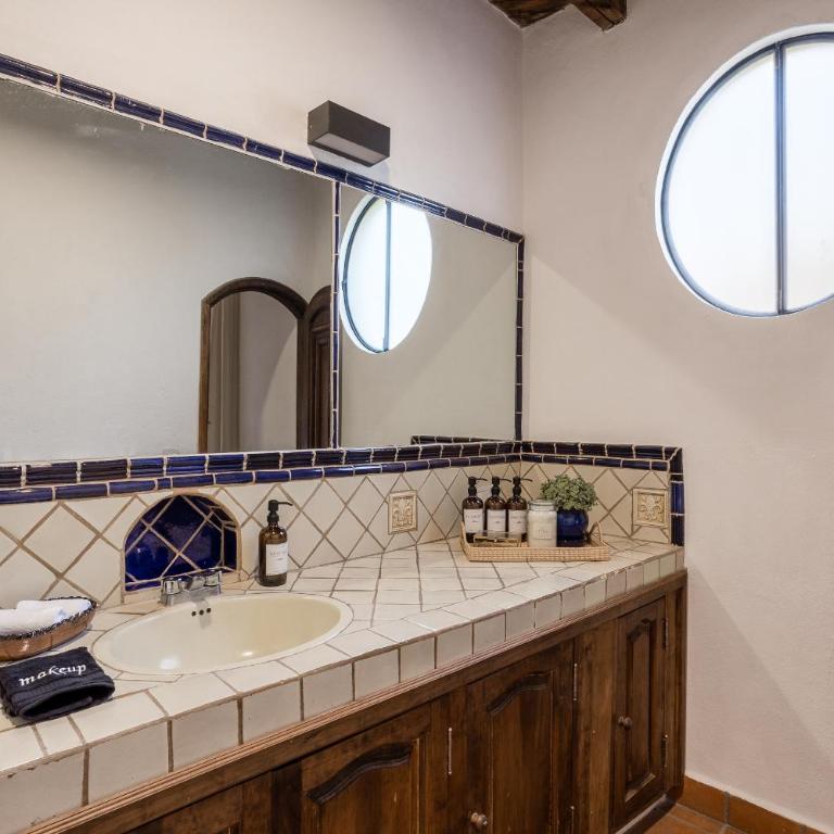 3BR Garden Home with Rooftop & Garage in Centro San Miguel de Allende - Three-Bedroom House - 29