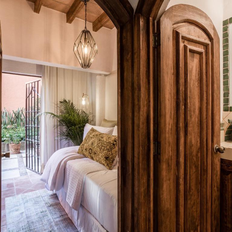 3BR Garden Home with Rooftop & Garage in Centro San Miguel de Allende - Three-Bedroom House - 20