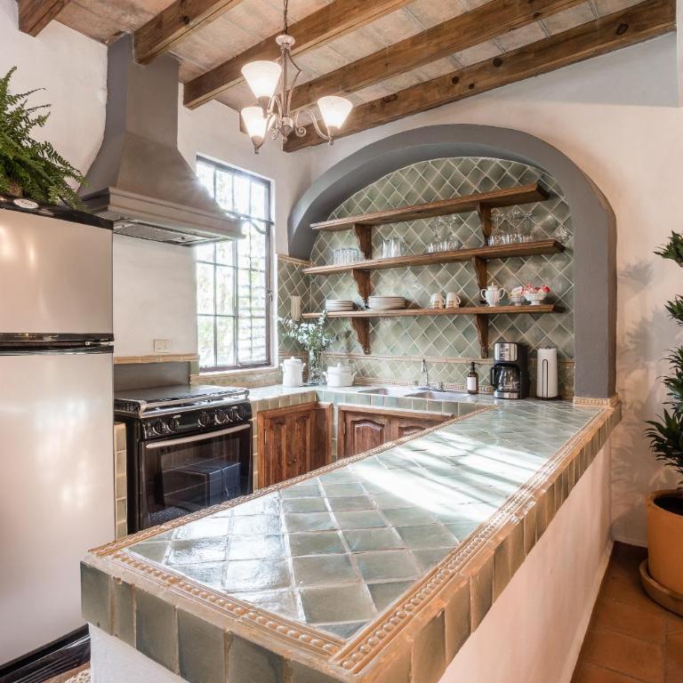 3BR Garden Home with Rooftop & Garage in Centro San Miguel de Allende - Three-Bedroom House - 25