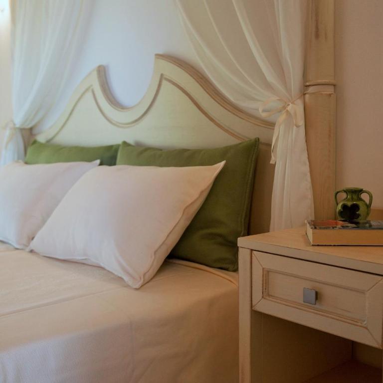 Le Anfore Hotel - Camera Matrimoniale con Patio e Vista Giardino - 1