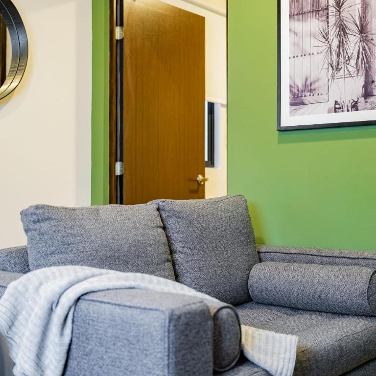Mariano Escobedo Apartments by VH - Standard Double Suite - 13
