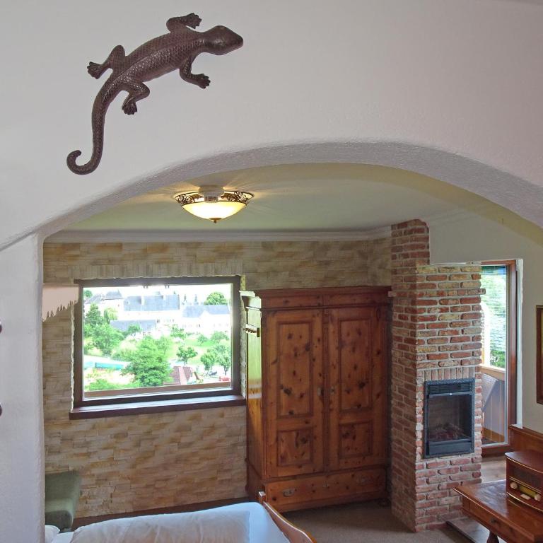 Staudacher Hof-Das Romantische Haus - Doppelzimmer mit Himmelbett und Seeblick - 18