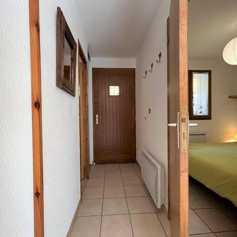 Appartement cosy pour 4 pers, 400m pistes et village, balcon, parking et casier à skis, La Salle-les-Alpes - Appartement 1 Chambre - 9