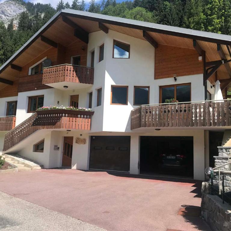 Appartement de charme rénové proche du centre et des pistes avec Wi-Fi - Appartement 2 Chambres - 4