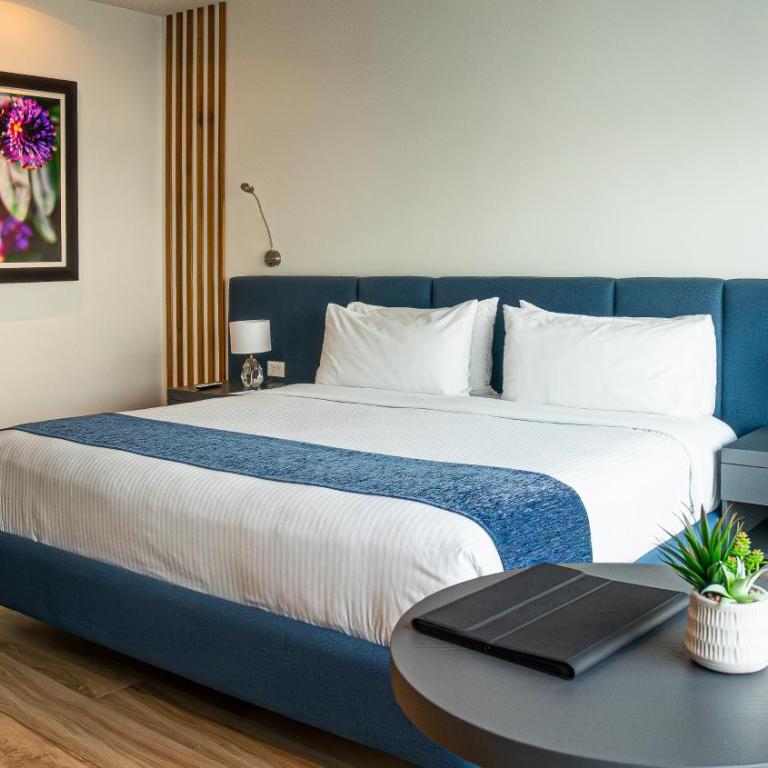 Wyndham Guayaquil, Puerto Santa Ana - Habitación Doble con vistas al río - Cama extragrande - 6