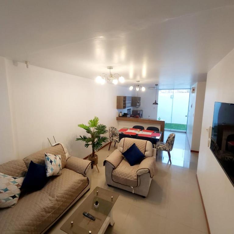 Departamento familiar en Huacachina - Two-Bedroom Apartment - 1