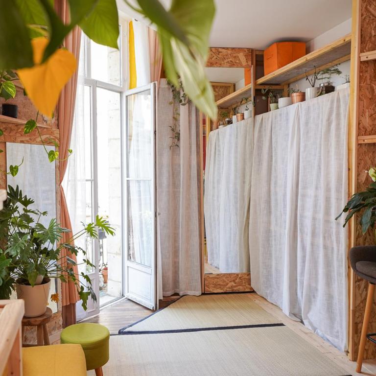 Charmant studio lumineux, minimaliste et végétal - One-Bedroom Apartment - 7