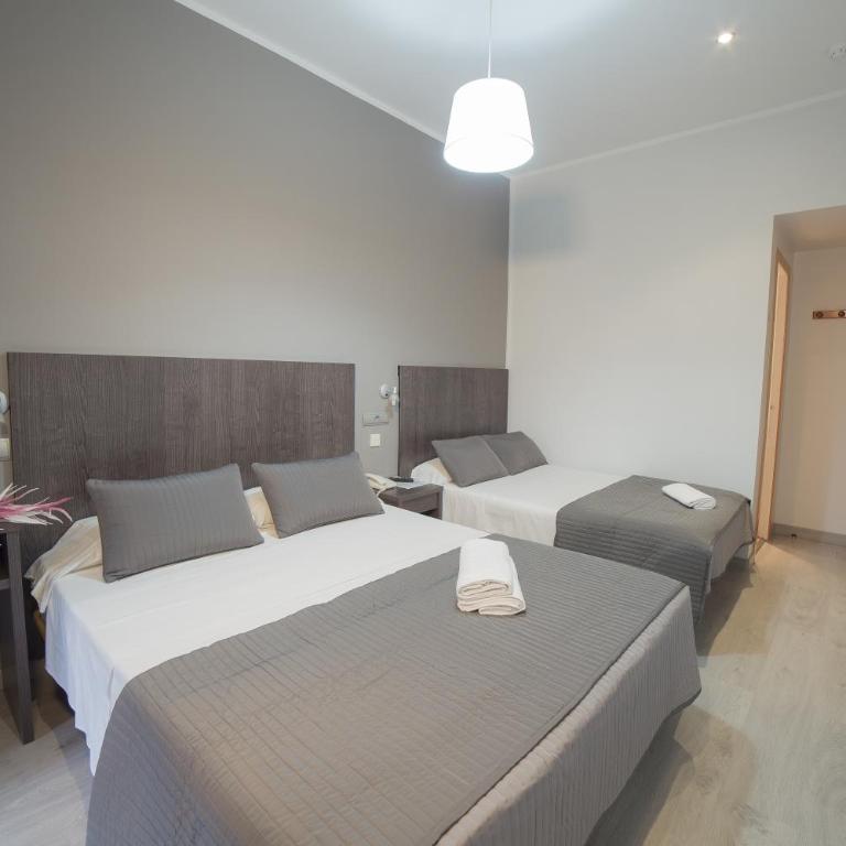 Ciudad Condal Hostal - Paseo de Gracia - Habitación cuádruple - 4