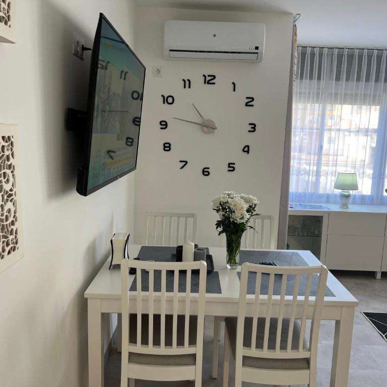 Bella Apartament Fuengirola - Apartamento de 2 dormitorios - 1