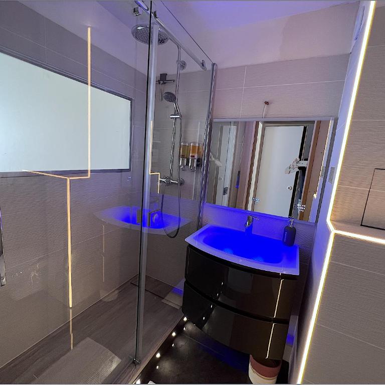 EXCEPTIONNEL sur CANNES vue mer piscine - Appartement 1 Chambre - 8