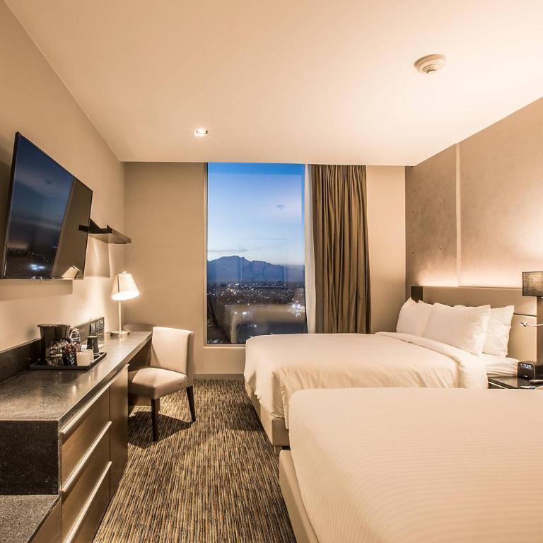 Four Points by Sheraton Puebla - Standar Queen Room with Two Queen Beds and Volcano View - 3