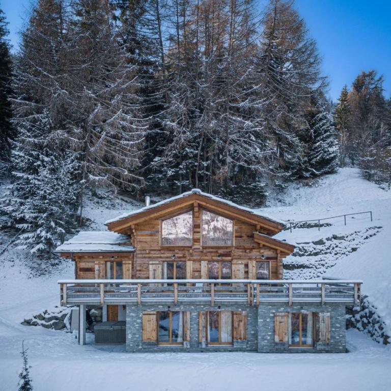 Authentic Swiss Spa Chalet Nesoya Jacuzzi Sauna - Chalet - 2